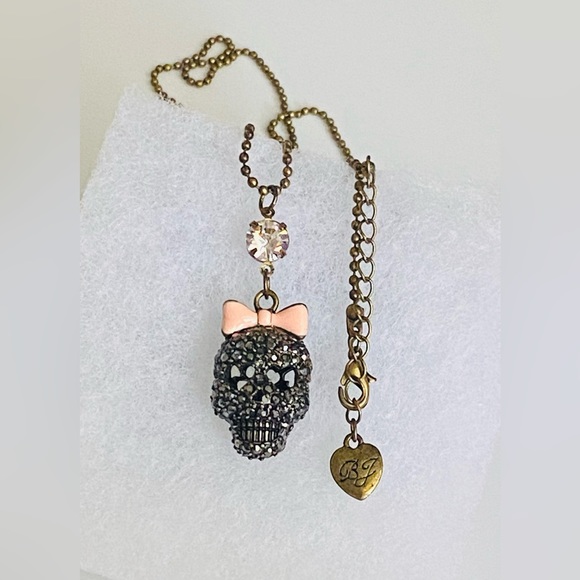 Betsey Johnson Pink Bow & Black Crystal Skull Pendant Necklace - Picture 3 of 6